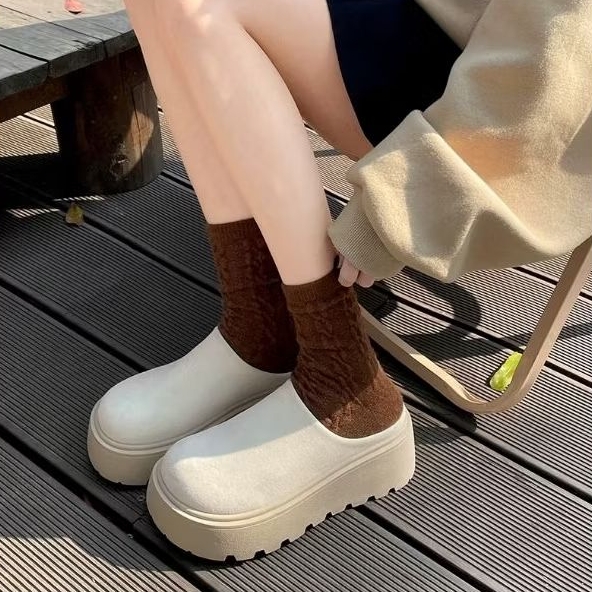 OhBlablaShoes  *NEW*  พร้อมส่ง รองเท้าเปิดส้น หนังกลับ  (สูง7.5ซม.)  สี BROWN