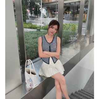 PlainandPlane Loro Knitted Vest เสื้อกั๊กไหมพรม
