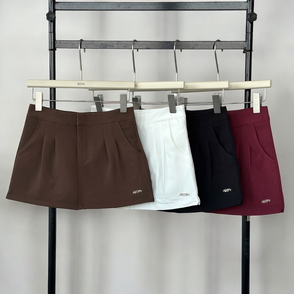 Atipashop - RADLEY SKIRT กระโปรงสั้น ทรงเอวต่ำ มีซับในกางเกง ปักโลโก้