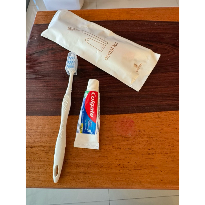 ชุดแปรงสีฟัน ยาสีฟันแบบพกพา คอลเกต ขนาด 20 กรัม ราคาพิเศษ