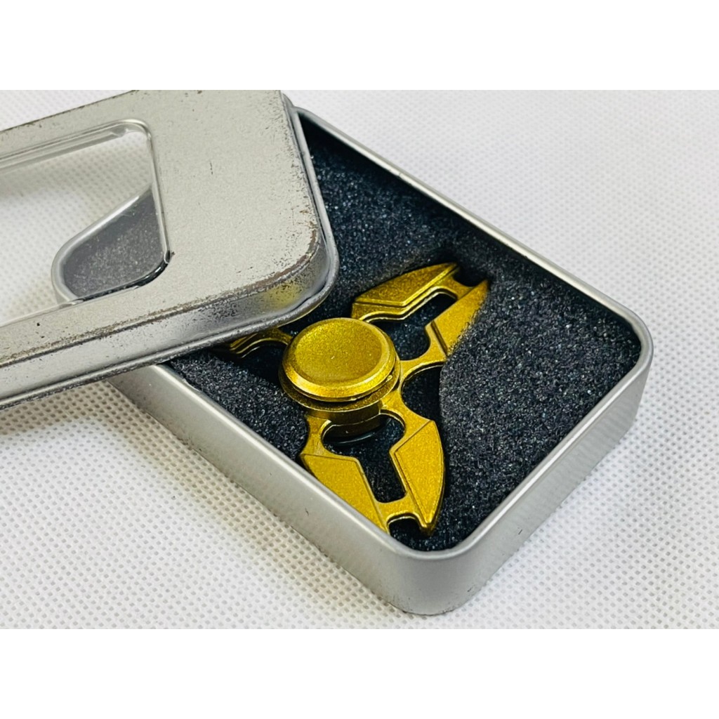 Fidget Spinner Metal Tri-Spinner Fidget Spinner !! ของเล่นเล่นมือ น่าเล่นมากๆค่ะ **มีตำหนิขายถูก**