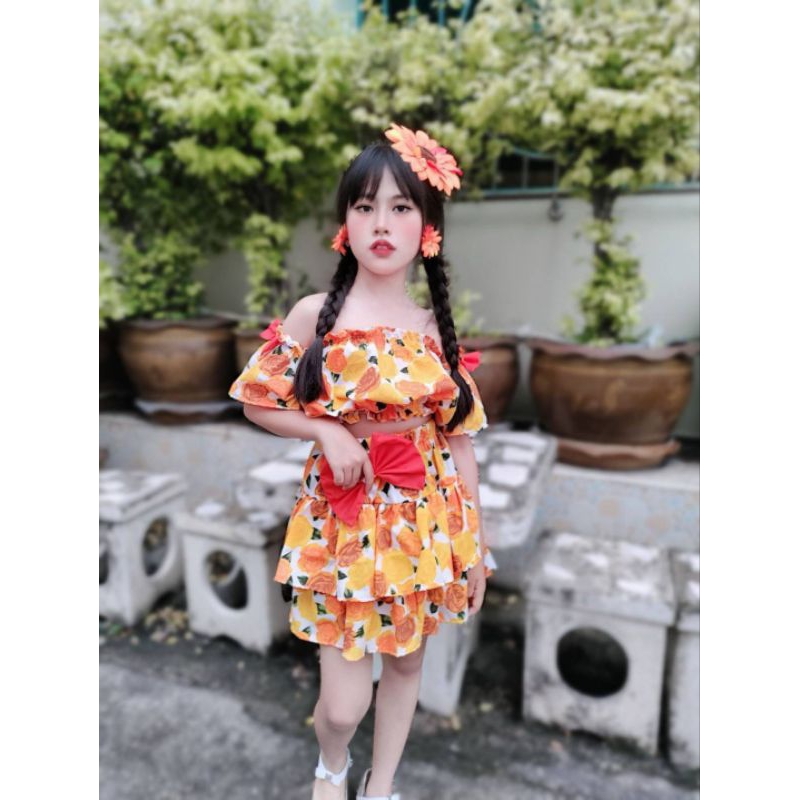 เซ็ต 2 ชิ้น ลายดอกเสื้อปาดไหล่แต่งโบว์ ทองกวาง กระโปรง2ขั้น - รูปที่ 2