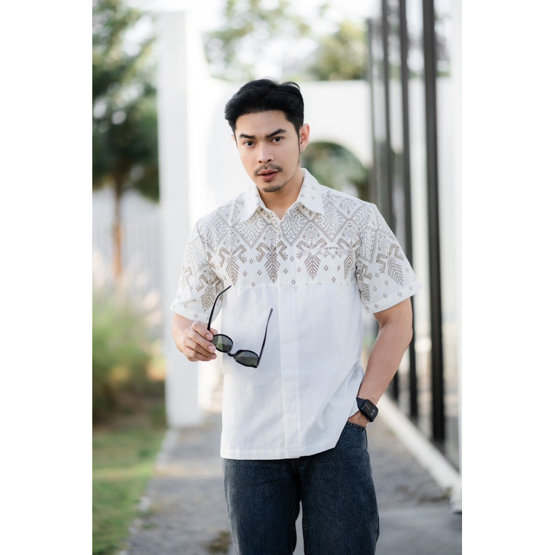 เสื้อผ้าแฟชั่น เสื้อผ้าฝ้ายฟอกนุ่มพิมพ์ลาย no.31ขาวแขนสั้นคอเชิ้ต