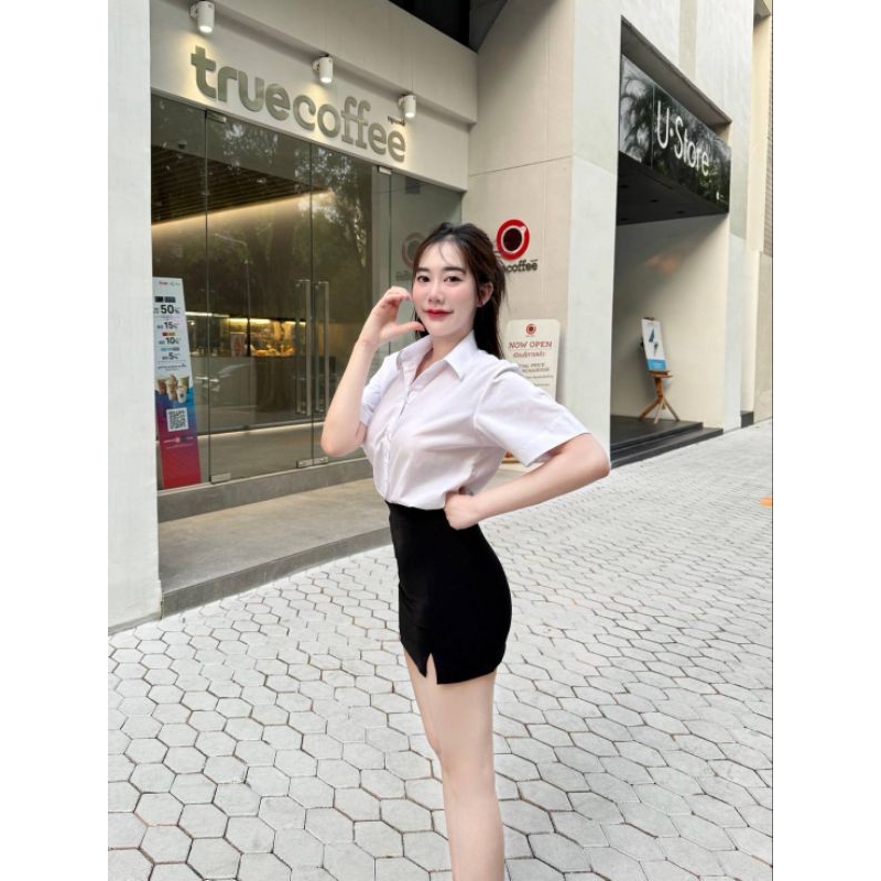 กระโปรง ทรงเอ14ผ่าหน้า109 บาท