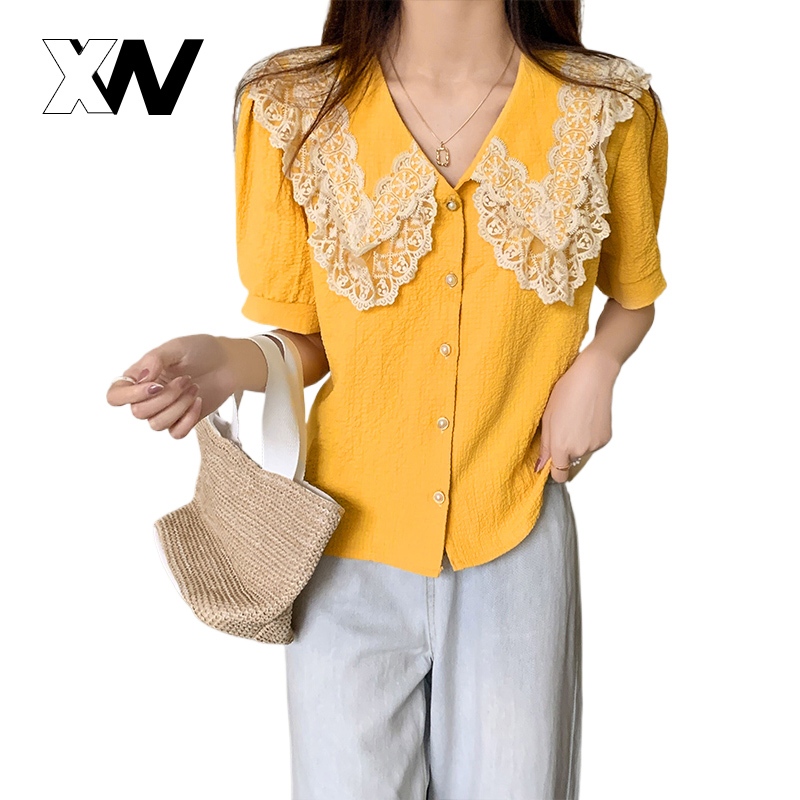 New เสื้อแฟชั่นคอวีแขนสั้นแต่งกระดุมเสื้อผ้าผญสีพื้นเรียบๆมี ไม้สีครีมดีเทลดีใหม่ ผ้าดีใส่สบายมาก  ต้องโดนแล้วแหละสาววว