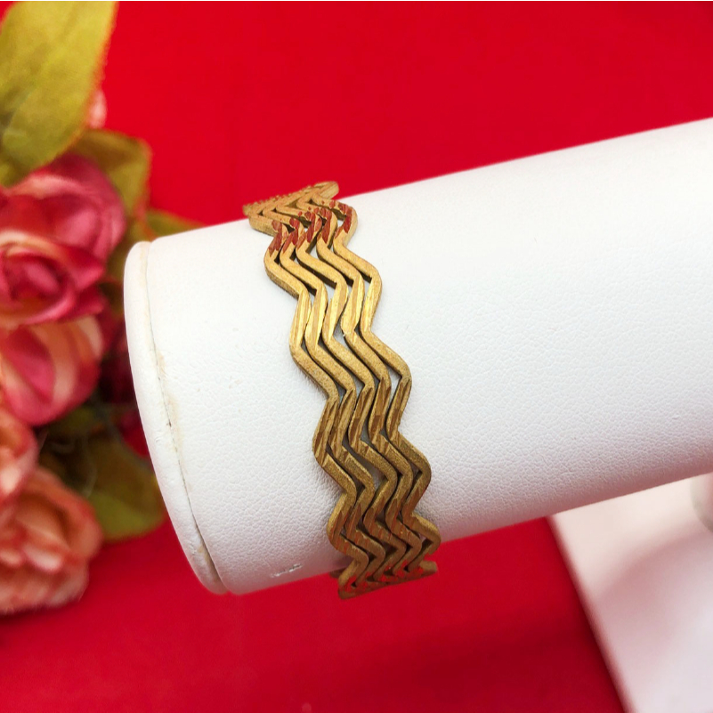 กำไล C งานดิบทองเหลืองลายคลื่นซิกเเซก แฟชั่น งานดิบไม่ได้ชุบ ทองเหลืองโบราณ ใส่ได้ทุกโอกาส พร้อมส่ง