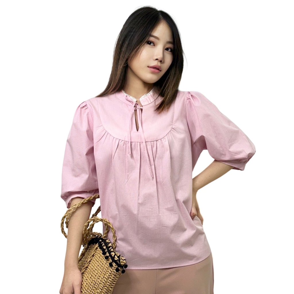 Blue Corner เสื้อเบลาซ์ แต่งคอ ลายสก็อต สีชมพู / Puff Sleeves Blouse (Pink)