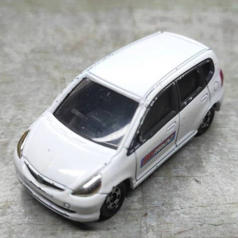 โมเดลรถเหล็ก โทมิก้า  Tomica 🚓 🏍 🚁 HONDA FIT (Jazz)  CITY PARKING 2002 TOMY No.100 S=1/59