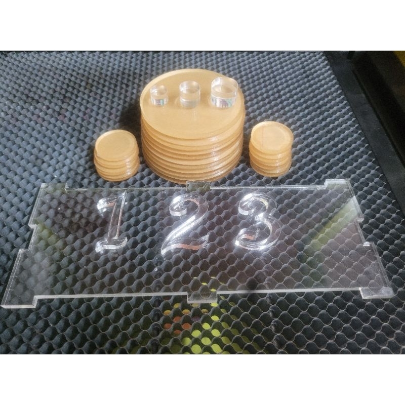 รับตัดอครีลิคตามสั่งตามแบบที่ต้องการ