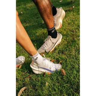 ถุงเท้าวิ่ง INZONE รุ่น Light Flow สีดำ เบาสบาย ลดเท้าพอง INZONE performance running socks