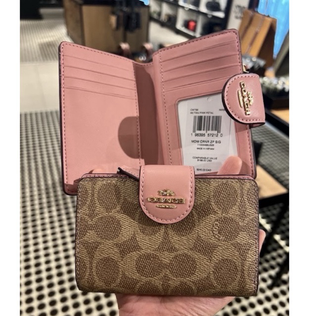 ✴️แท้ 💯% MEDIUM CORNER ZIP WALLET IN SIGNATURE CANVAS CW786