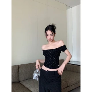 Bentoy(310)เสื้อยืด ปาด​ไหล่ แขนสั้น รัดรูป ติดเพชรสะท้านแสงทั้งตัว แต่งตัวง่าย ชิลชิล ดีไซน์เรียบง่าย