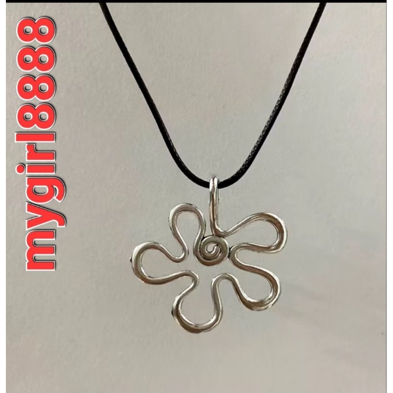 ส่งจากไทย.สร้อยคอ ดอกเดซี่ ผลิตจากโลหะสีเงิน แฟชั่นหรับผู้หญิง ตรงปก100%โชแแจกโค้ดส่งฟรี.........