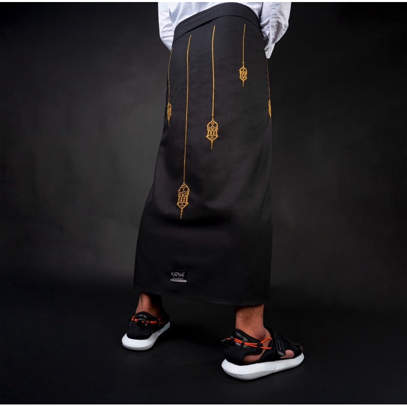 ผ้าโสร่งชาย พื้นดำและพื้นขาว สไตล์Wadimor aceh แบรนด์Katsae (งานปัก)ใหม่ล่าสุด พรีเมี่ยม