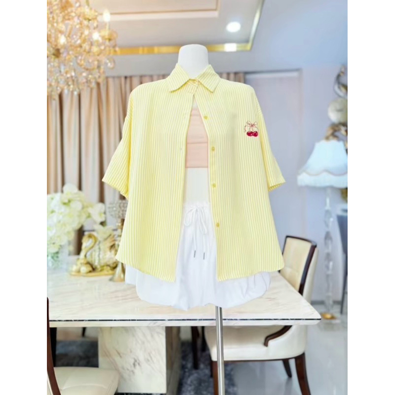 (อก 44-50“) เสื้อเชิ้ตแขนสั้นลายริ้ว   ปักเชอร์รี่ใหญ่ (Over size) **ใส่เป็นคุมได้!! – โปรปัง
