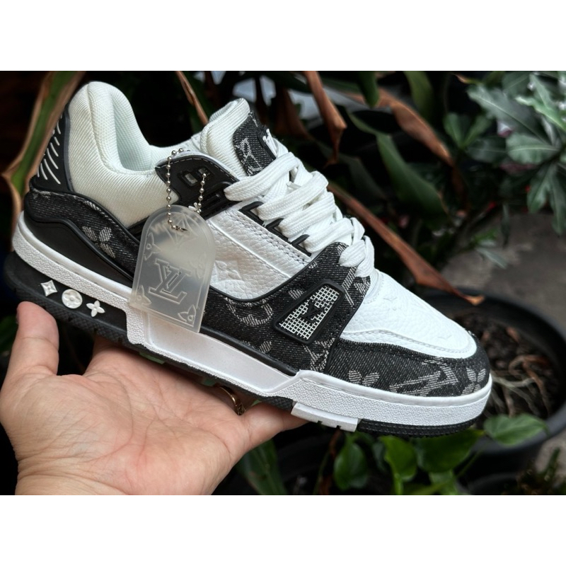🛒🚩รองเท้าผ้าใบ L V Trainer Low’ Monogram Denim [งาน Hiend]