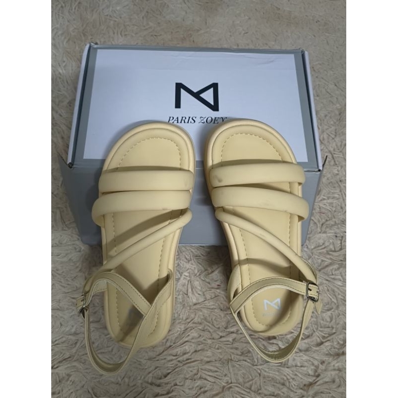 พร้อมส่งรองเท้ารัดเส้น Paris zoey