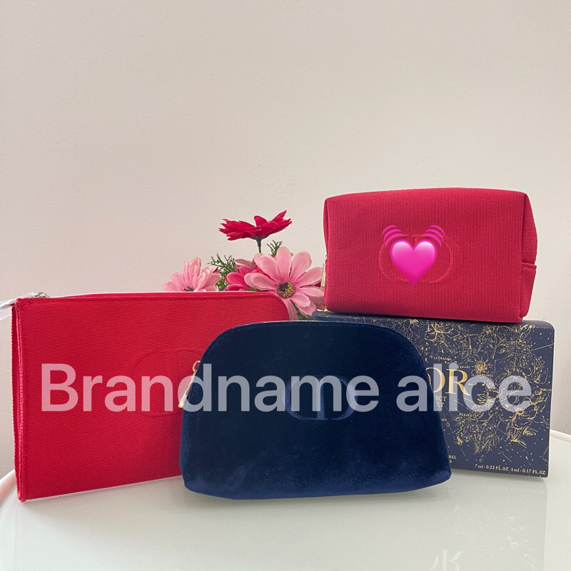 แท้💯 Dior cosmeitc pouch กระเป๋าเครื่องสำอางค์ กำมะหยี่