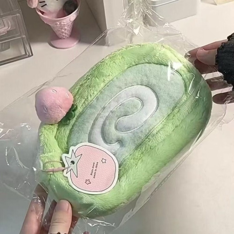 🎀🍥พร้อมส่ง!กระเป๋าดินสอสีเขียว ขนนุ่ม narutomaki ใส่เครื่องเขียน ดินสอ ขนาดใหญ่
