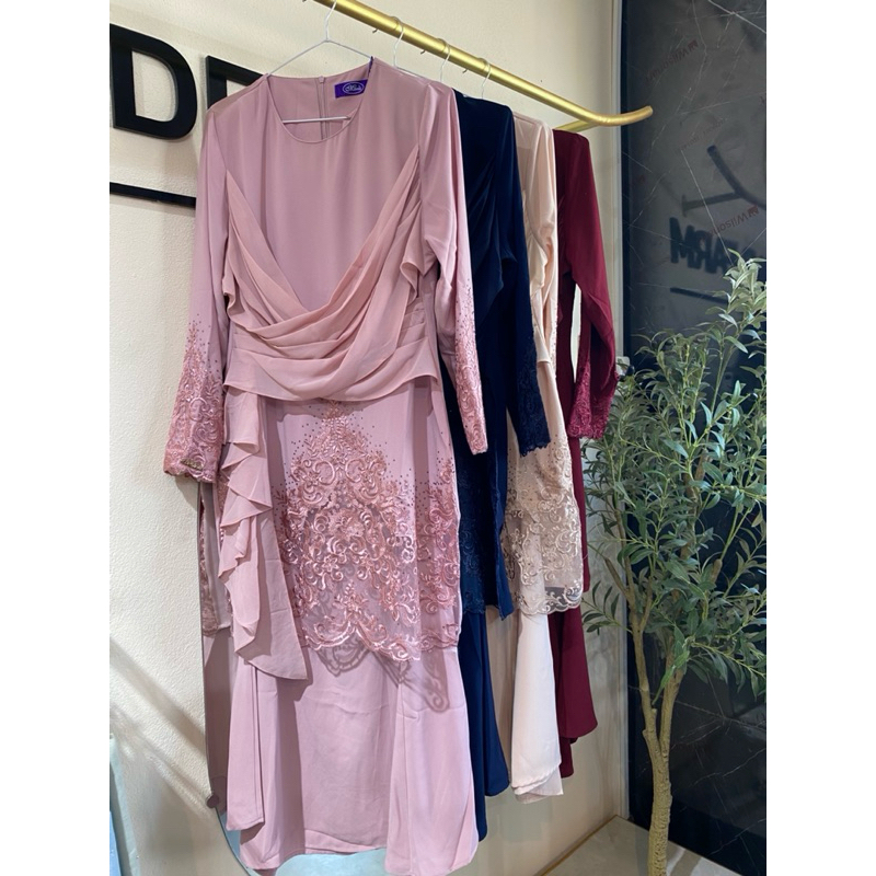 เสื้อผ้าแบรนด์ MANIS