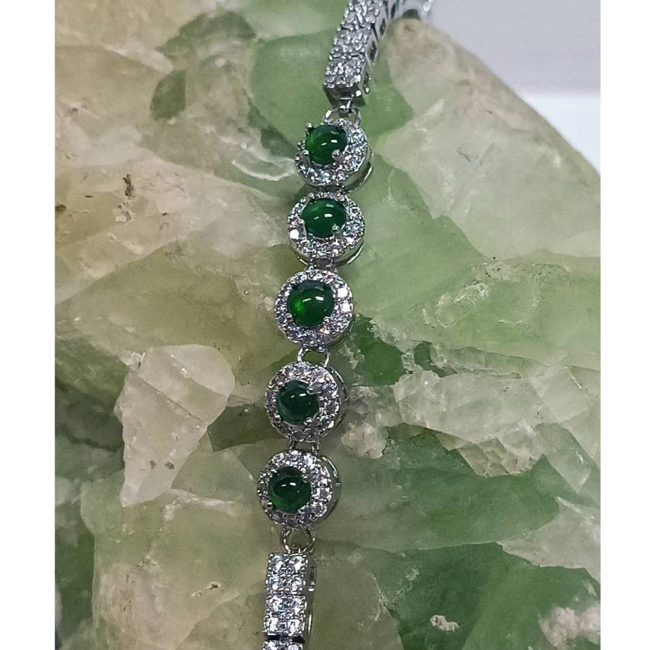 หยก หยกพม่า สร้อยข้อมือหยกสีเขียวจักรพรรดิ์ ตัวเรือนเงิน 925