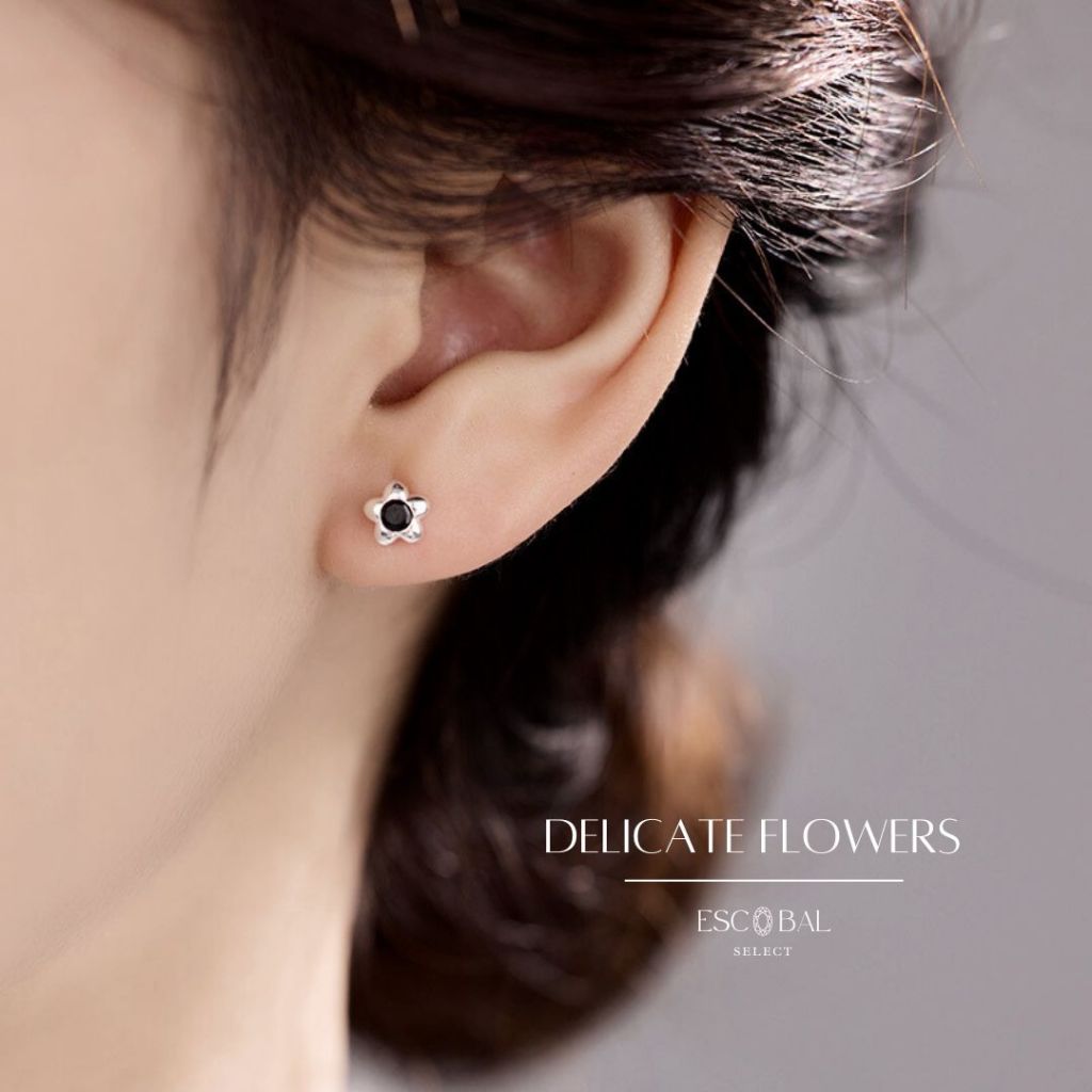ESCOBAL ต่างหูเงิน Delicate Flowers ต่างหูพลอย
