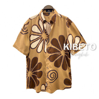 Kibeto เสื้อฮาวาย ลายกลีบดอกไม้ สีกากี ผ้าสปันเรยอน เนื้อนิ่…