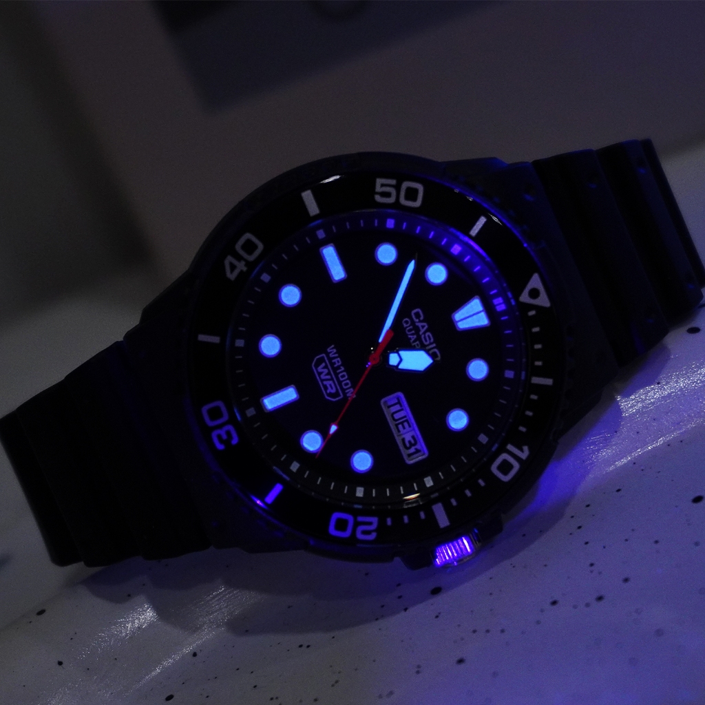 Casio นาฬิกาข้อมือผู้ชาย สายเรซิน รุ่น MRW-230,MRW-230H(MRW-230H-1E1,MRW-230H-1E2,MRW-230H-1E3)