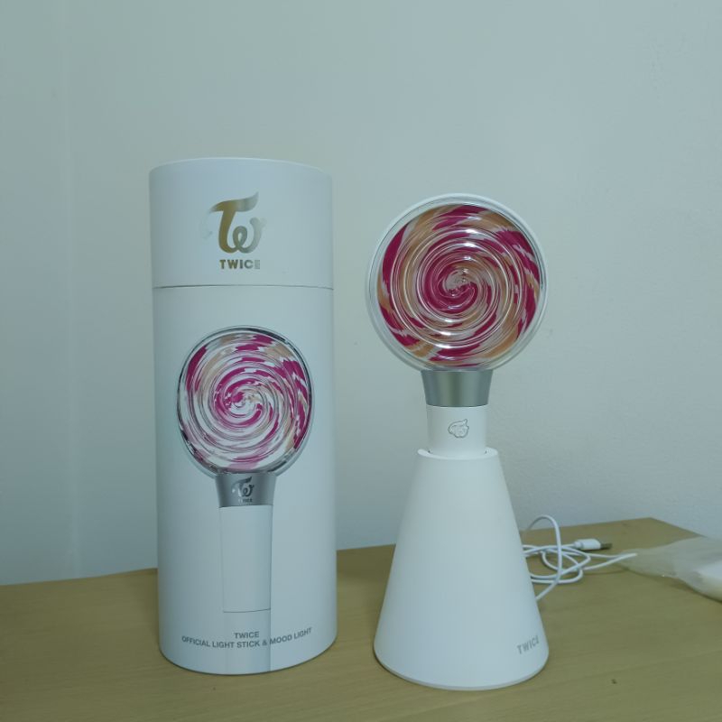 แท่งไฟ TWICE ver.1 *ไม่มีรางใส่ถ่าน