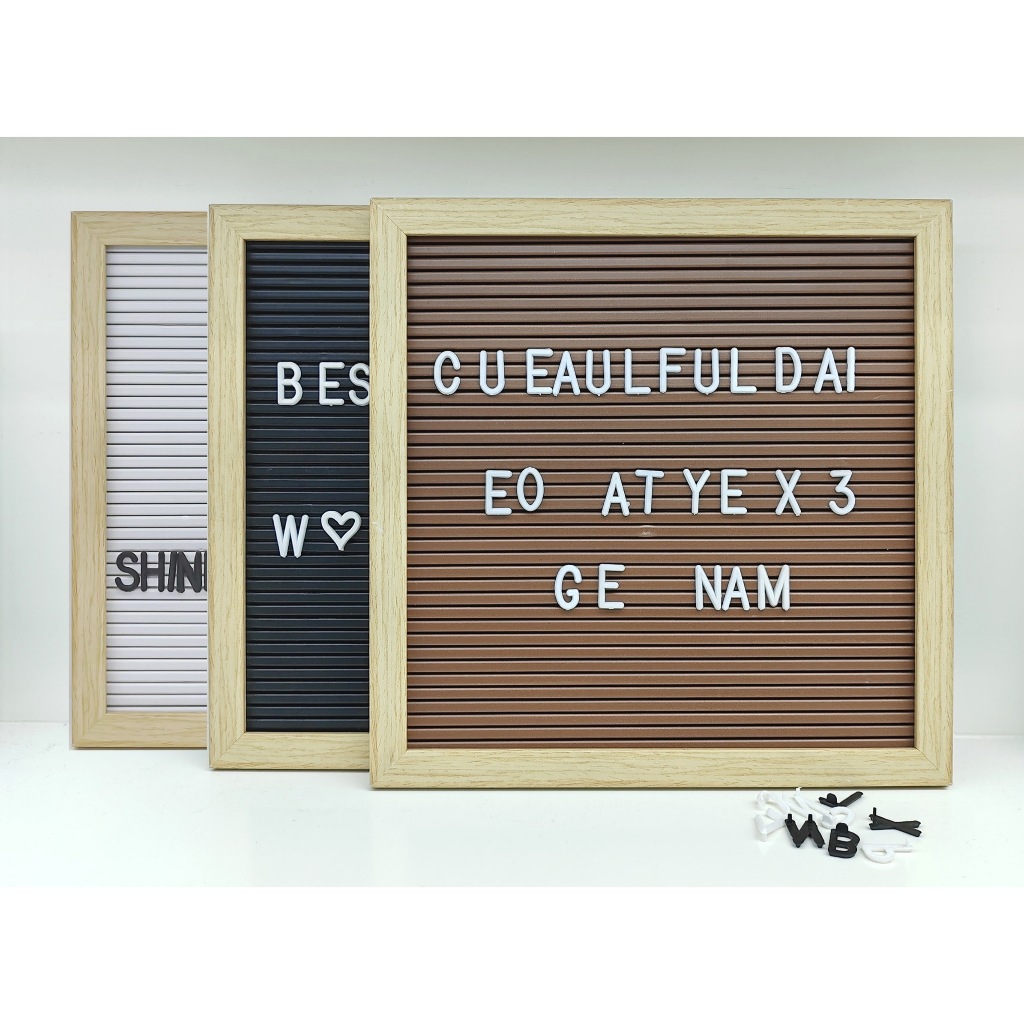 กระดานปักอักษร ตัวอักษรสีขาว A-Z,0-9 สำหรับแขวน แถมตัวอักษรทุก Oder . รุ่น 3850