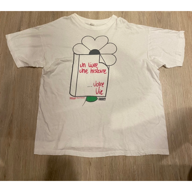 รหัสT1 เสื้อวินเทจ ผ้า50 Flower Vintage ขนาด: อก46นิ้ว (size.xl) สภาพ: 10/10 ตำหนิ: - ราคา:350บาท 🌷✨