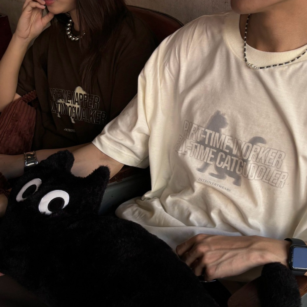 introvertwears | Dog Walker Tee (เสื้อยืดโอเวอร์ไซส์ ผ้านุ่มพิเศษ) - รูปที่ 4