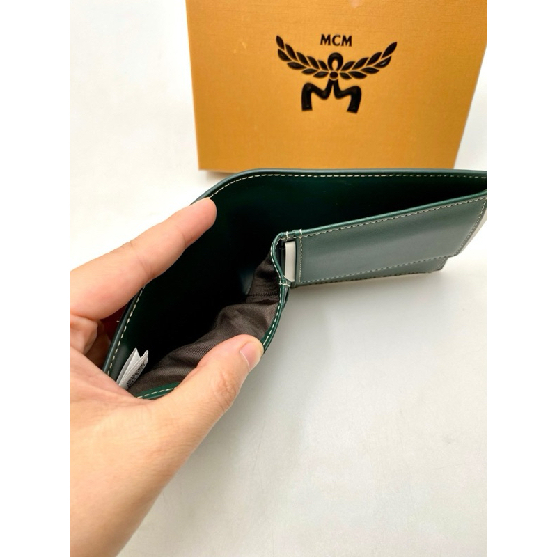 พร้อมส่ง 🔥Sale 6599🔥 กระเป๋าสตางค์ ผู้ชาย mcm มีช่องใส่เหรียญ พกพาสะดวกมาก ขนาด : 10.5x9 ซม.