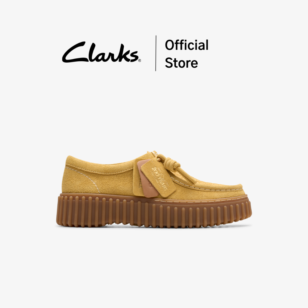 Clarks รุ่น TORHILL BEE สี GOLDEN TAN SUEDE รองเท้าผ้าใบผู้หญิง รองเท้าSNEAKER หนังกลับ คุณภาพดี ใส่สบาย