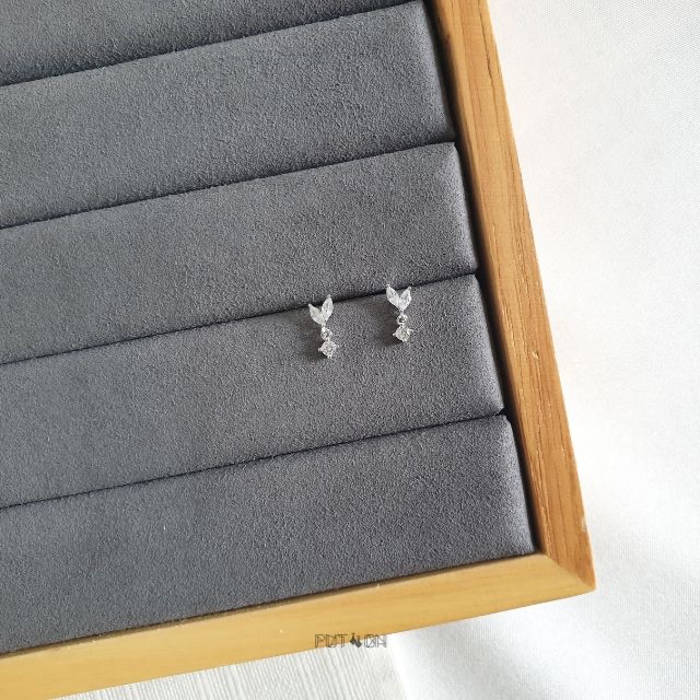 Diamond leaf silver earrings