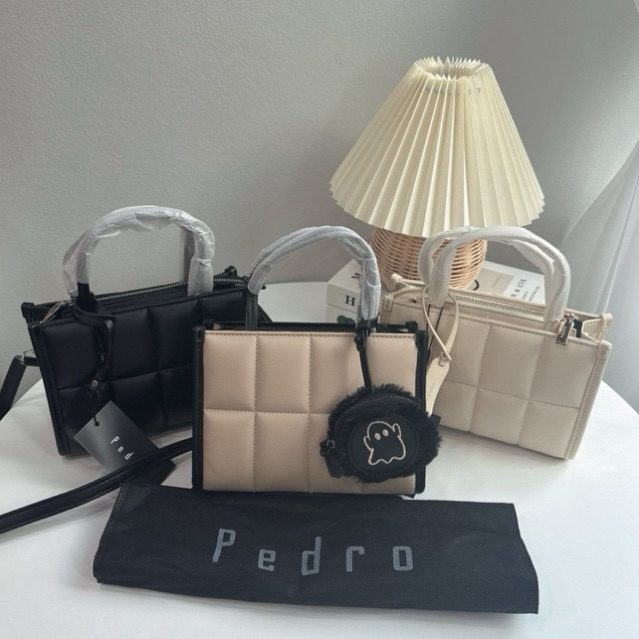 กระเป๋าถือ pedro ทรง tote หนังนิ่ม☁️ มีสายยาว สวยมาก💕