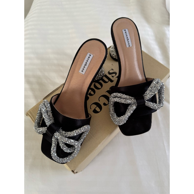 used once Paceshoes single bells size 35 สีดำ