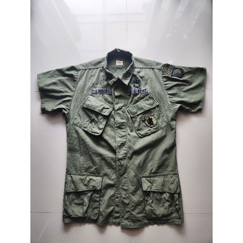 เสื้อทหารกระเป๋าเฉียง
