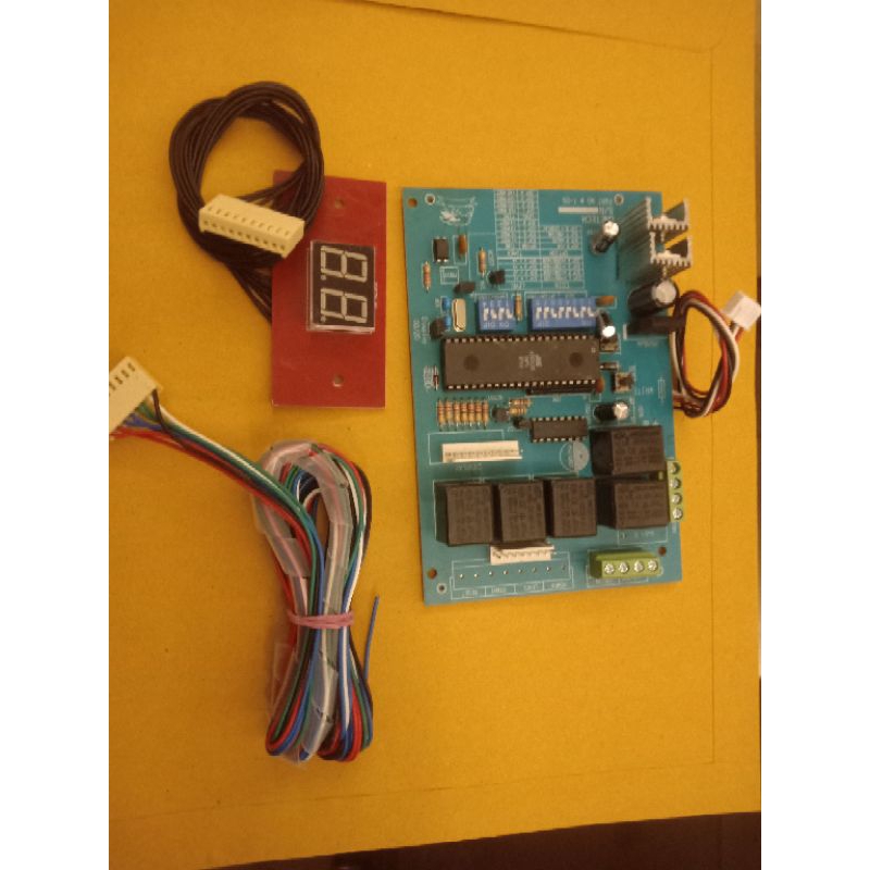 บอร์ดหยอดเหรียญ ค. ซักผ้า   onetech B 1+ display .+ สายเดินระบบ