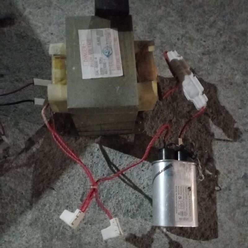 มือสอง อะไหล่หม้อแปลง-ตู้อบไมโครเวฟอีเลคโทรลักซ์-Electrolux model-EMM2007X  max1,250W ใช้ไฟAc 220V (