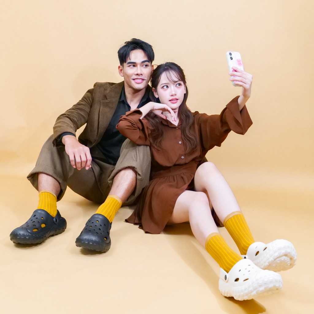 【เปิดตัวรุ่นใหม่ 2025】GIRL รองเท้า (หญิง-ชาย) แฟชั่น รองเท้าหัวโต มีสายรัด รองเท้าเตะ พื้นนุ่ม (SH-3)