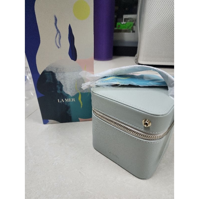 กระเป๋าเครื่องสำอางค์​ Lamerมีสายหิ้ว แท้จากเคาเตอร์ #Lamer #กระเป๋าเครื่องสำอางค์