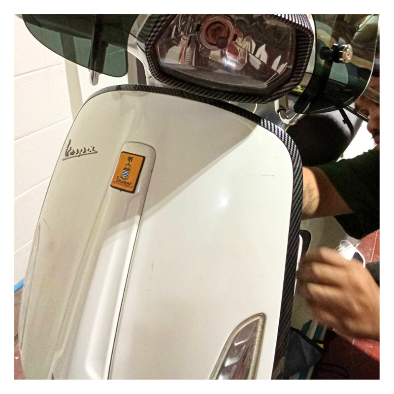 โลโก้พร้อมฐานรองสำหรับ Vespa All model มีให้เลือกหลายลายสุดเท่  **สีขอบคละมาจากโรงงาน** ราคา ถูกที่สุด ดีลบีเคเค แกลเลอรีภาพที่ 2