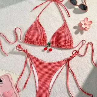 🌸Swift Bra🌸บิกินี่ 2 ชิ้น sexy bikini รูปแบบกริด จี้เชอร์รี่สุดน่ารัก แฟชั่น โชว์หลัง มีฟองน้ำ