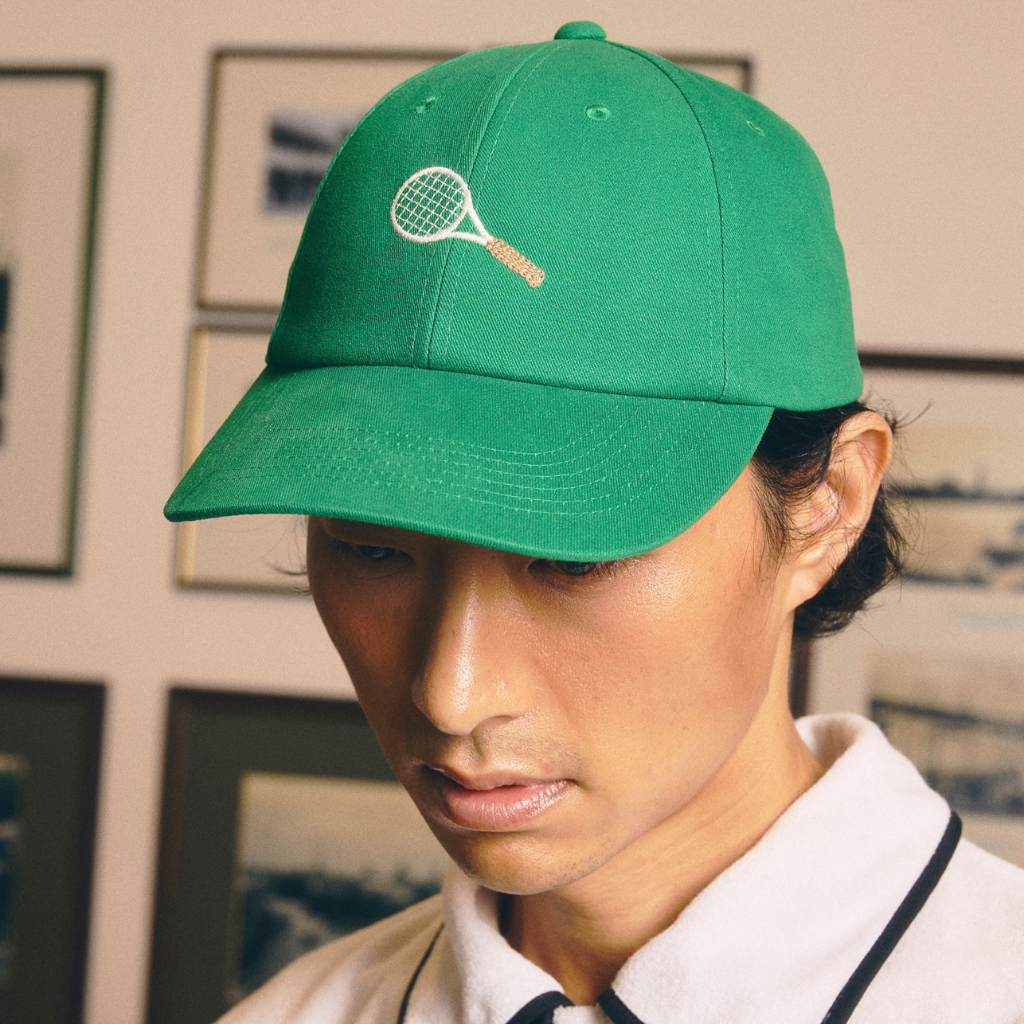 [MOO 4/25] Racquet Club Cap หมวกแก๊ป ตกแต่งดีเดลปักอาร์มลวดลาย "Tennis Racquet" ที่ด้านหน้า