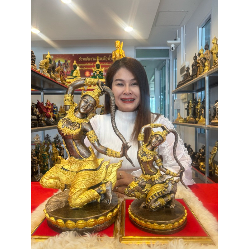 พระแม่ธรณีนั่งมวยผมแร่เหล็กน้ำพี้ 1,590บาท สูง 10 นิ้วและ 14 นิ้ว