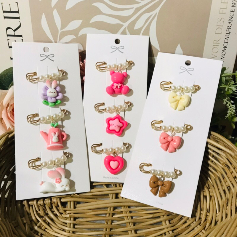 เข็มกลัดแฟชั่น 3 ชิ้น ขนาด 3.8 ซม. เครื่องประดับ ตกแต่งเสื้อผ้าคนท้อง (พร้อมส่ง)