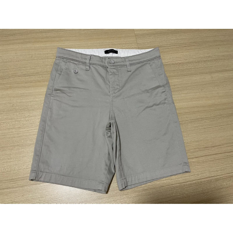 กางเกงขาสั้น erawon สีครีม