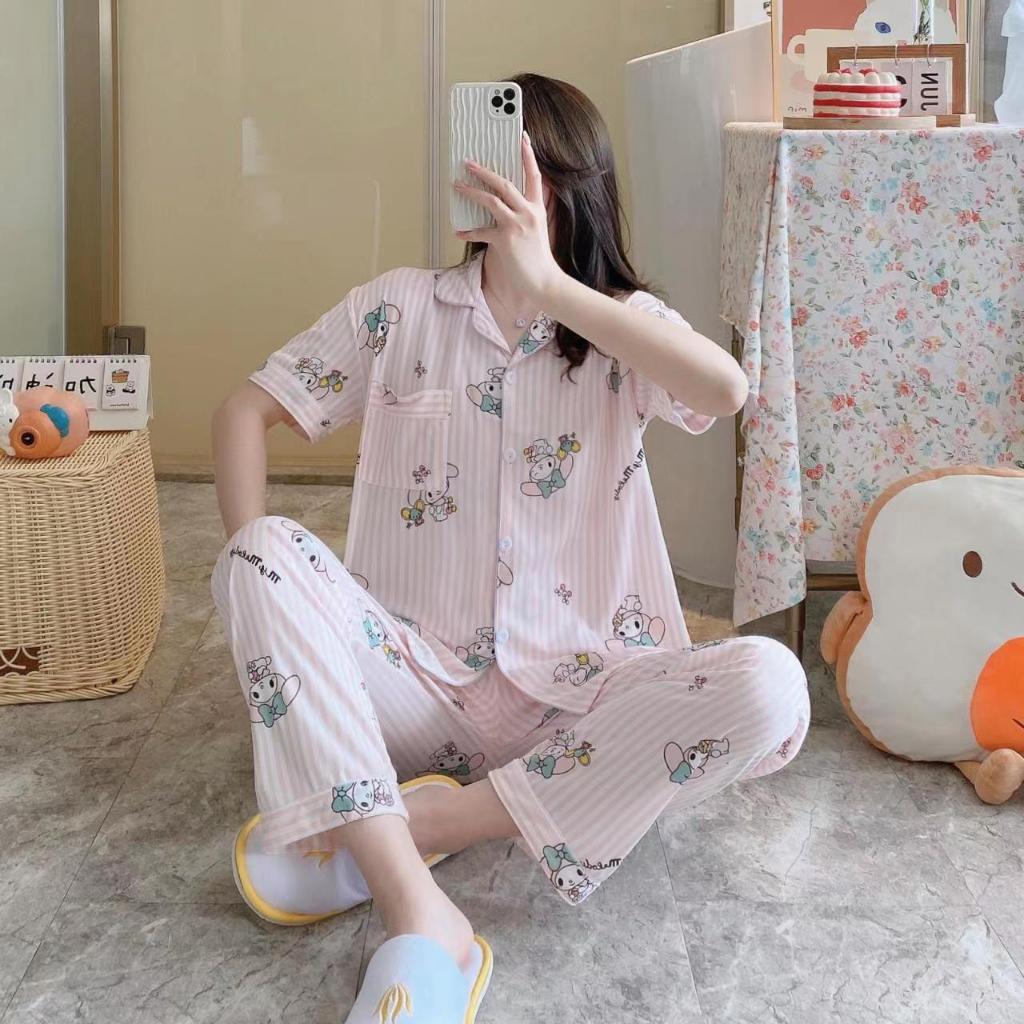 ชุดนอนคอปก ชุดนอนผู้หญิง ชุดนอนแขนสั้นขายาว ชุดนอนผ้าคอตตอน ลายการ์ตูน ผ้าดี ฟรีไซส์ วัสดุนี้บางและระบายอากาศได้ดี