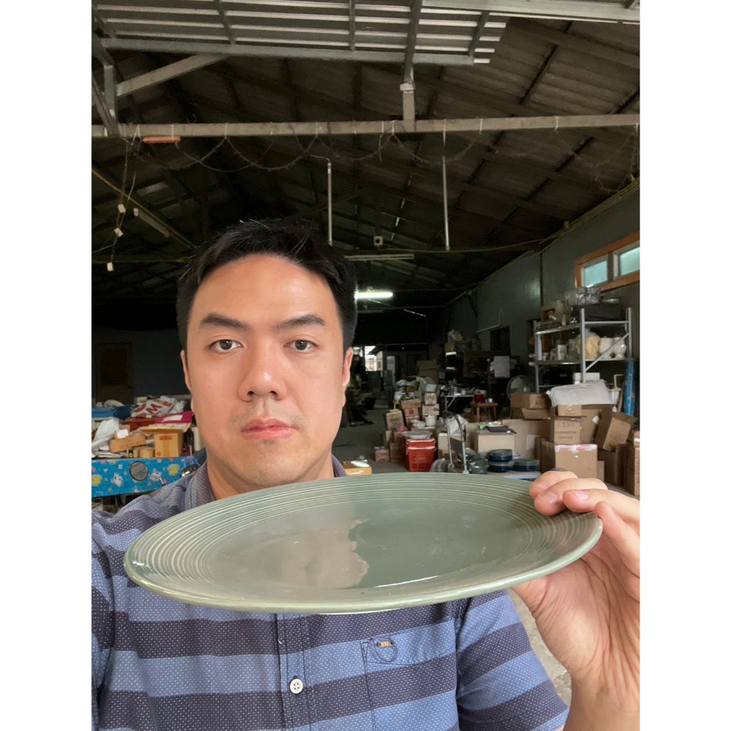 จานคาเฟ่ จานดินเนอร์ จานเซรามิก ขนาด 11 นิ้ว สีเขียว เนื้อพอร์ซเลน porcelain ceramic ออกใบกำกับภาษีได้ รหัส kenz_41125_8